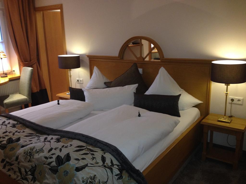 Hotel Kaiserhof Медебах Номер фото